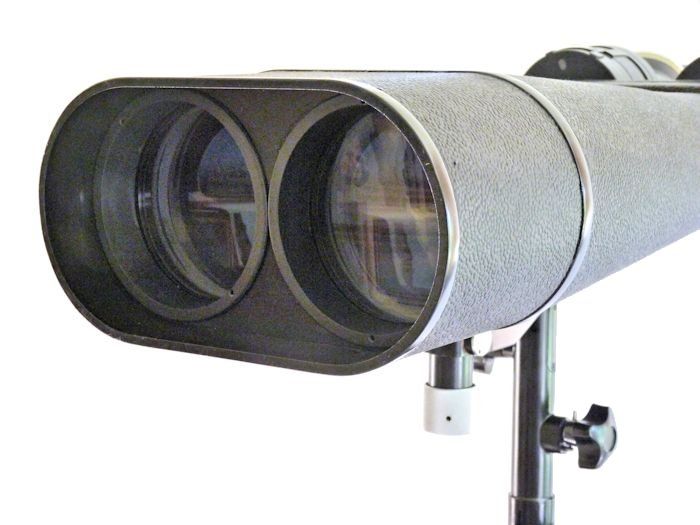 Showing both objective lenses of 4