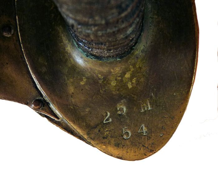 Markings on the inner guard image
