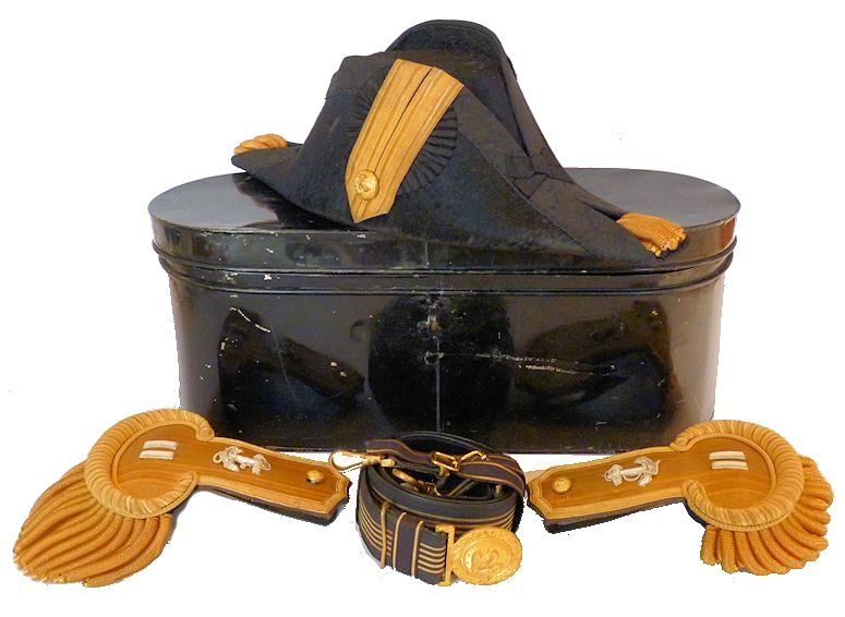 US Navy full dress cocked hat sword belt, epaulet kit image