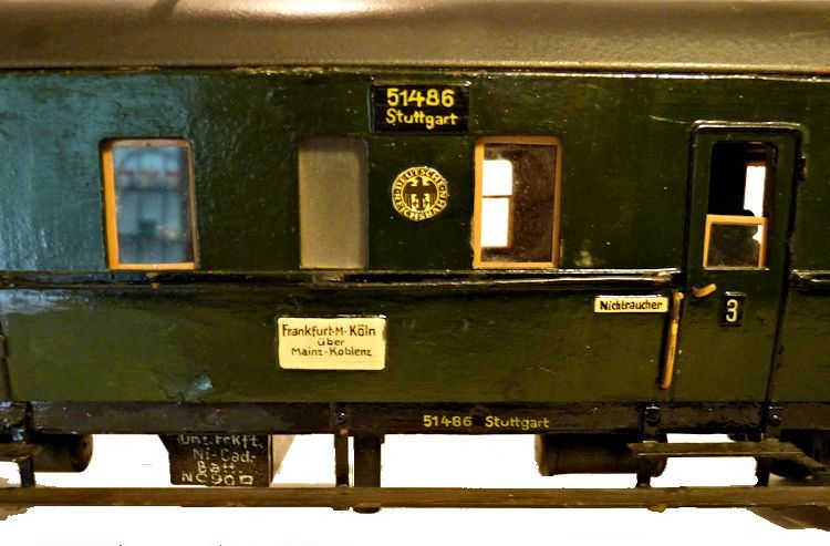 Details of the markings on the 1st Class car image